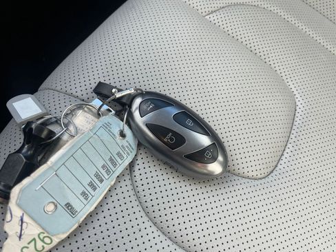 Used 2025 Hyundai Elantra Limited image 21