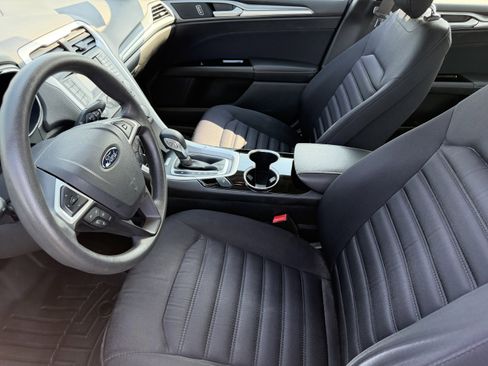 Used 2014 Ford Fusion SE FWD image 10