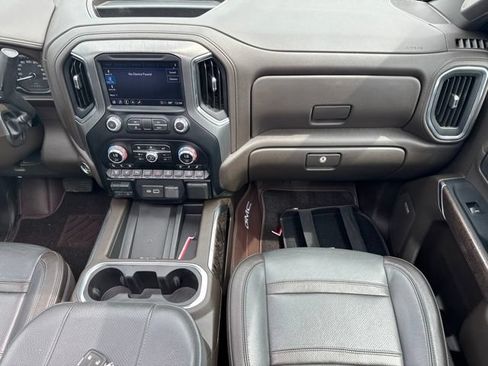 Used 2023 GMC Sierra 2500 Denali w/ Denali Black Diamond Edition AWD/4WD image 15