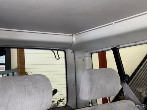 Used 2002 Volkswagen Eurovan MV image 57