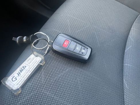 Used 2025 Toyota RAV4 XLE w/ Convenience Package image 22