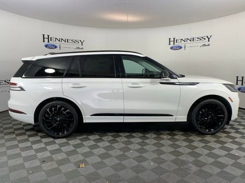 New 2025 Lincoln Aviator Reserve w/ Luxury Package image 9