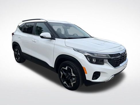 Certified 2025 Kia Seltos EX w/ EX Sunroof Package AWD/4WD image 3