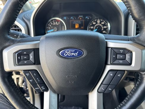 Used 2018 Ford F150 Lariat w/ Equipment Group 502A Luxury image 14
