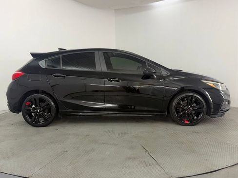 Used 2018 Chevrolet Cruze LT w/ Sun And Sound Package FWD image 5