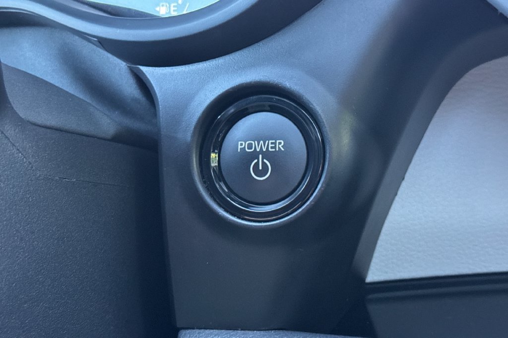 Certified 2025 Toyota Sienna XLE FWD image 22