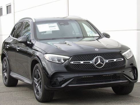 New 2025 Mercedes-Benz GLC 300 4MATIC image 2