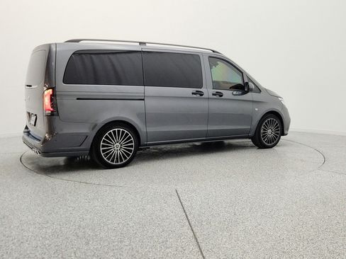 Used 2022 Mercedes-Benz Metris Passenger image 5