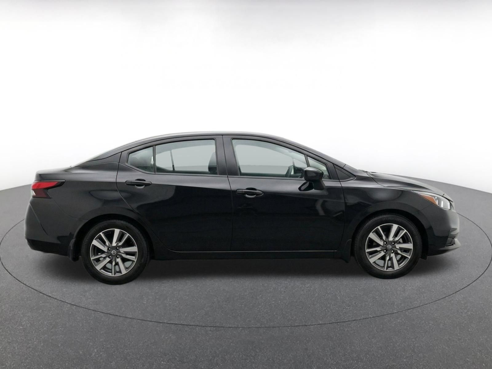Used 2025 Nissan Versa SV FWD image 9