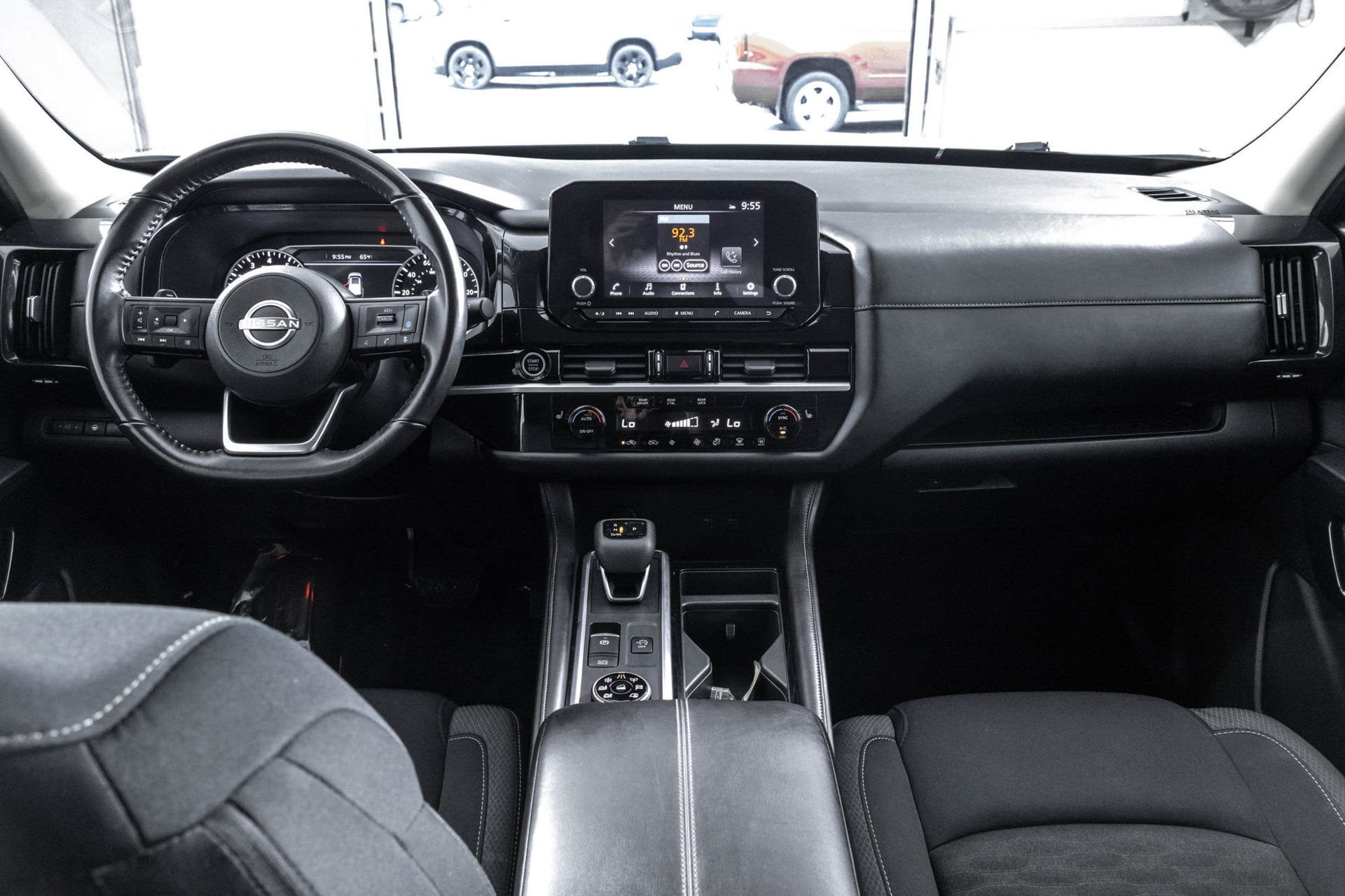 Used 2024 Nissan Pathfinder SV AWD/4WD image 23