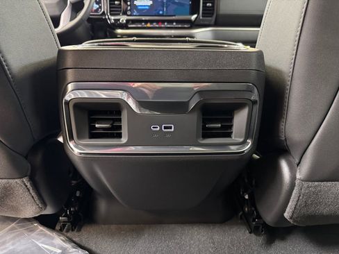 New 2026 GMC Sierra 1500 SLT w/ SLT Convenience Package image 18