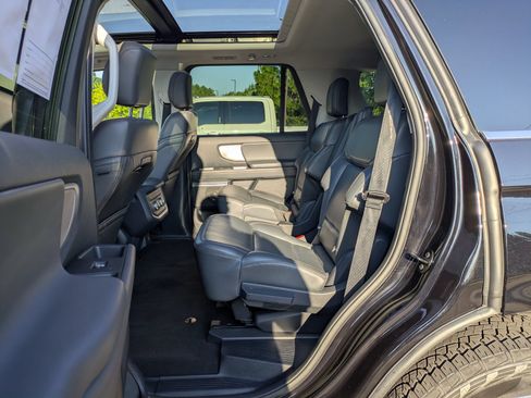 Certified 2025 Ford Expedition Active AWD/4WD image 26