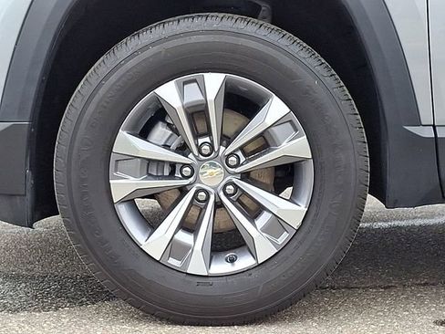 Used 2025 Chevrolet Equinox LT FWD image 8
