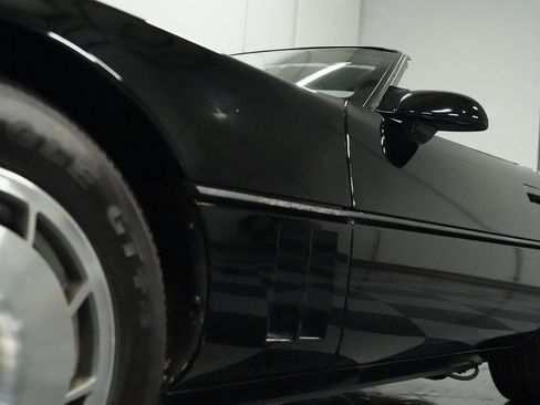 Used 1986 Chevrolet Corvette Convertible image 20