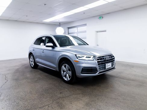 Used 2018 Audi Q5 2.0T Premium Plus w/ Premium Plus Package image 28