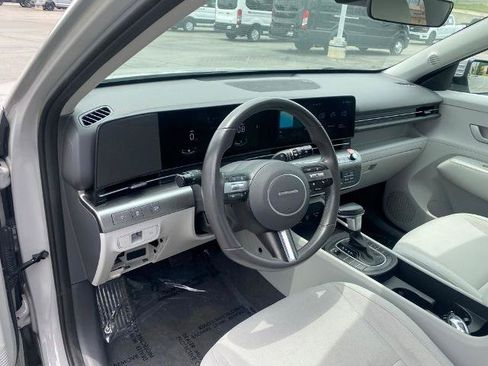 Used 2025 Hyundai Kona SEL FWD image 13