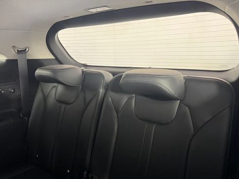 Used 2024 Kia Sorento S w/ Panoramic Sunroof Package FWD image 12