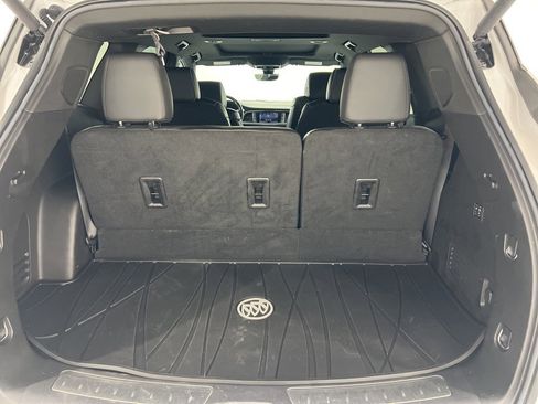 Used 2024 Buick Enclave Avenir w/ Avenir Technology Package image 22