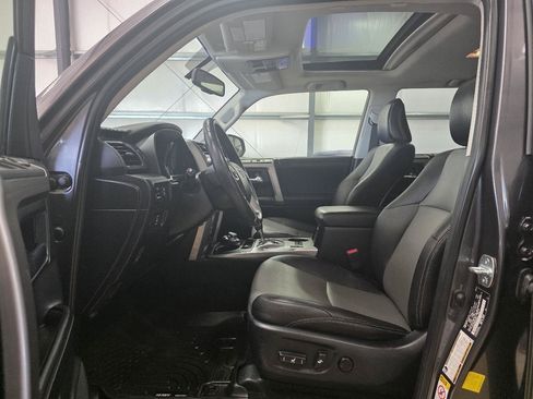 Used 2016 Toyota 4Runner SR5 Premium AWD/4WD image 9