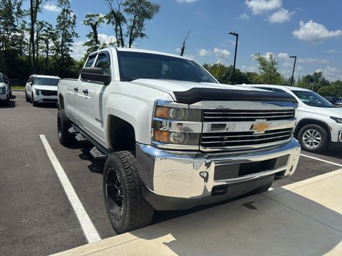 Used 2015 Chevrolet Silverado 2500 W/T AWD/4WD image 4