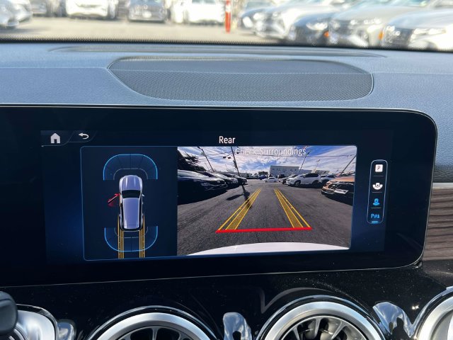 Used 2024 Mercedes-Benz GLB 250 4MATIC image 32