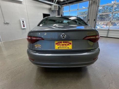 Used 2020 Volkswagen Jetta SE image 4