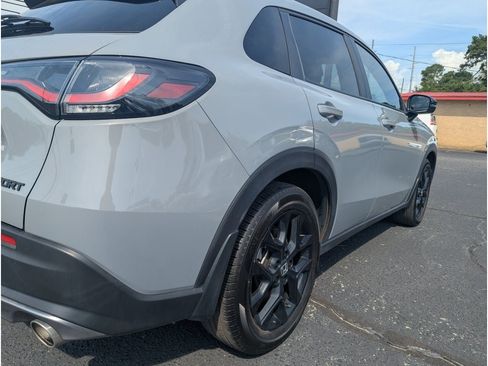 Used 2025 Honda HR-V Sport image 4