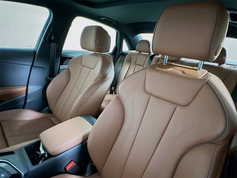 Used 2023 Audi A4 2.0T Premium w/ Convenience Package image 11