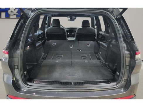 Used 2024 Jeep Grand Cherokee L Laredo AWD/4WD image 28
