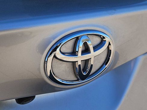 Used 2018 Toyota Corolla iM image 11