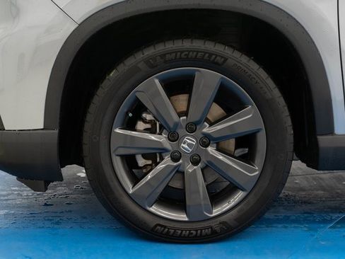 Certified 2024 Honda Pilot Sport image 2