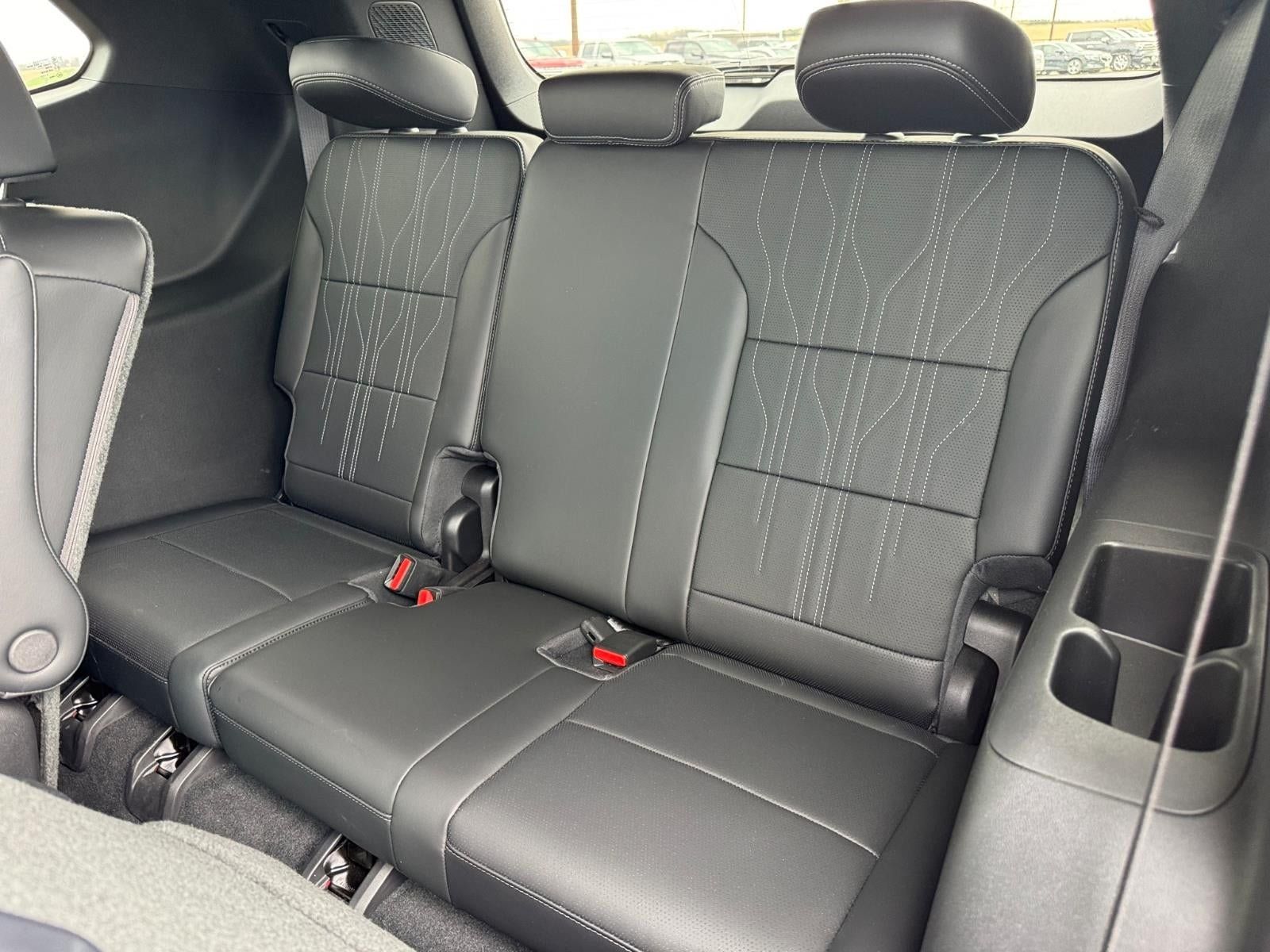 Used 2026 Buick Enclave Avenir w/ Super Cruise Package AWD/4WD image 8