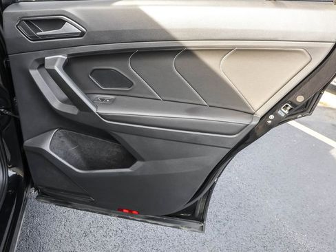 Certified 2024 Volkswagen Tiguan SE image 31