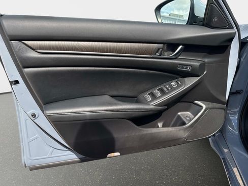 Used 2022 Honda Accord Touring image 13