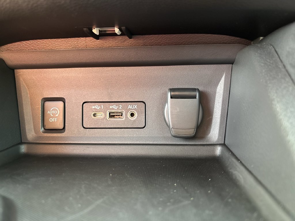 Certified 2025 Nissan Sentra SR w/ SR Premium Package FWD image 26