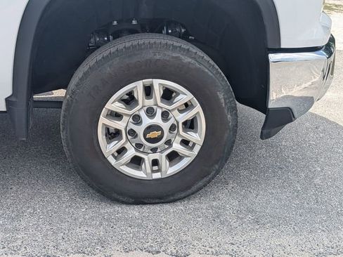 Used 2025 Chevrolet Silverado 2500 LT w/ Convenience Package image 12