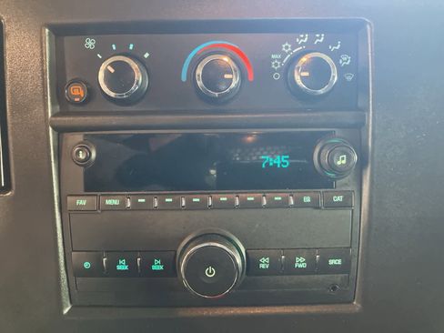 Used 2024 GMC Savana 2500 w/ Driver Convenience Package image 17