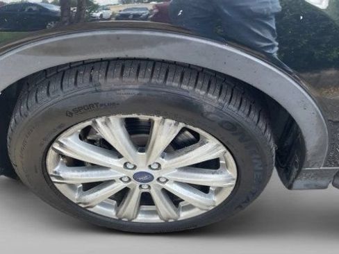 Used 2017 Ford Escape Titanium w/ Equipment Group 301A FWD image 4