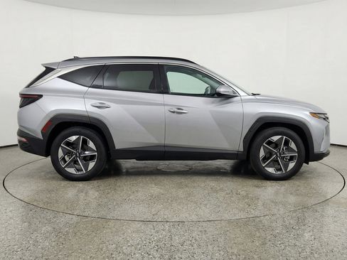 Used 2025 Hyundai Tucson SEL FWD image 11