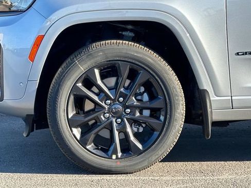 New 2026 Jeep Grand Cherokee L Limited AWD/4WD image 24