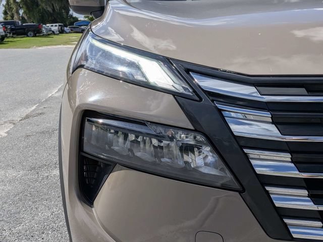 Used 2025 Nissan Rogue SV AWD/4WD image 10