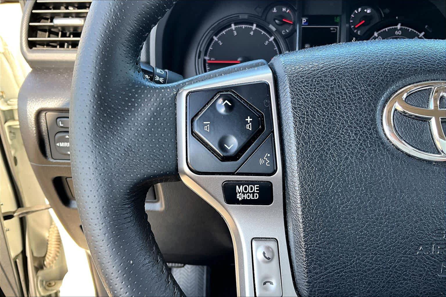 Used 2022 Toyota 4Runner SR5 Premium w/ Moonroof Package RWD image 22