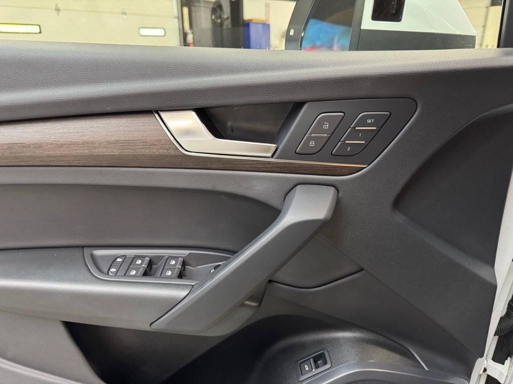 Used 2023 Audi Q5 2.0T Premium w/ Convenience Package AWD/4WD image 23