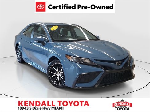 Used 2023 Toyota Camry SE image 1