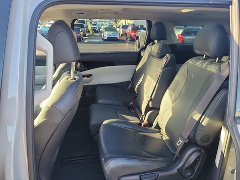 Used 2023 Kia Carnival SX Prestige image 11