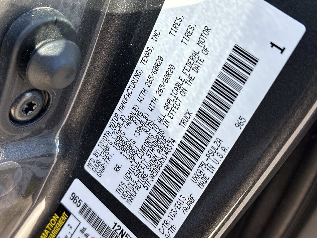 Used 2024 Toyota Tundra Limited AWD/4WD image 18