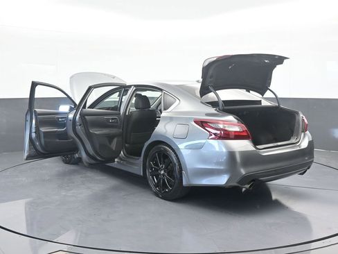 Used 2018 Nissan Altima 2.5 SR w/ SR Midnight Edition image 76