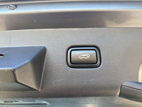Certified 2024 Kia Sportage EX w/ EX Premium Package AWD/4WD image 17