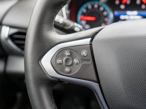 Used 2023 Chevrolet Traverse LT image 24