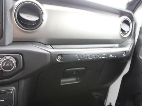 Used 2019 Jeep Wrangler Unlimited Sport S AWD/4WD image 49